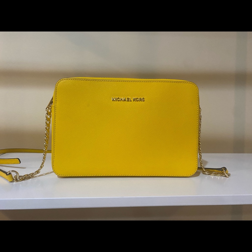 Like New Micheal Kors Yellow Jet Set Travel